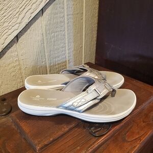 Clarks Cloudsteppers women's breeze sea sandals size 7